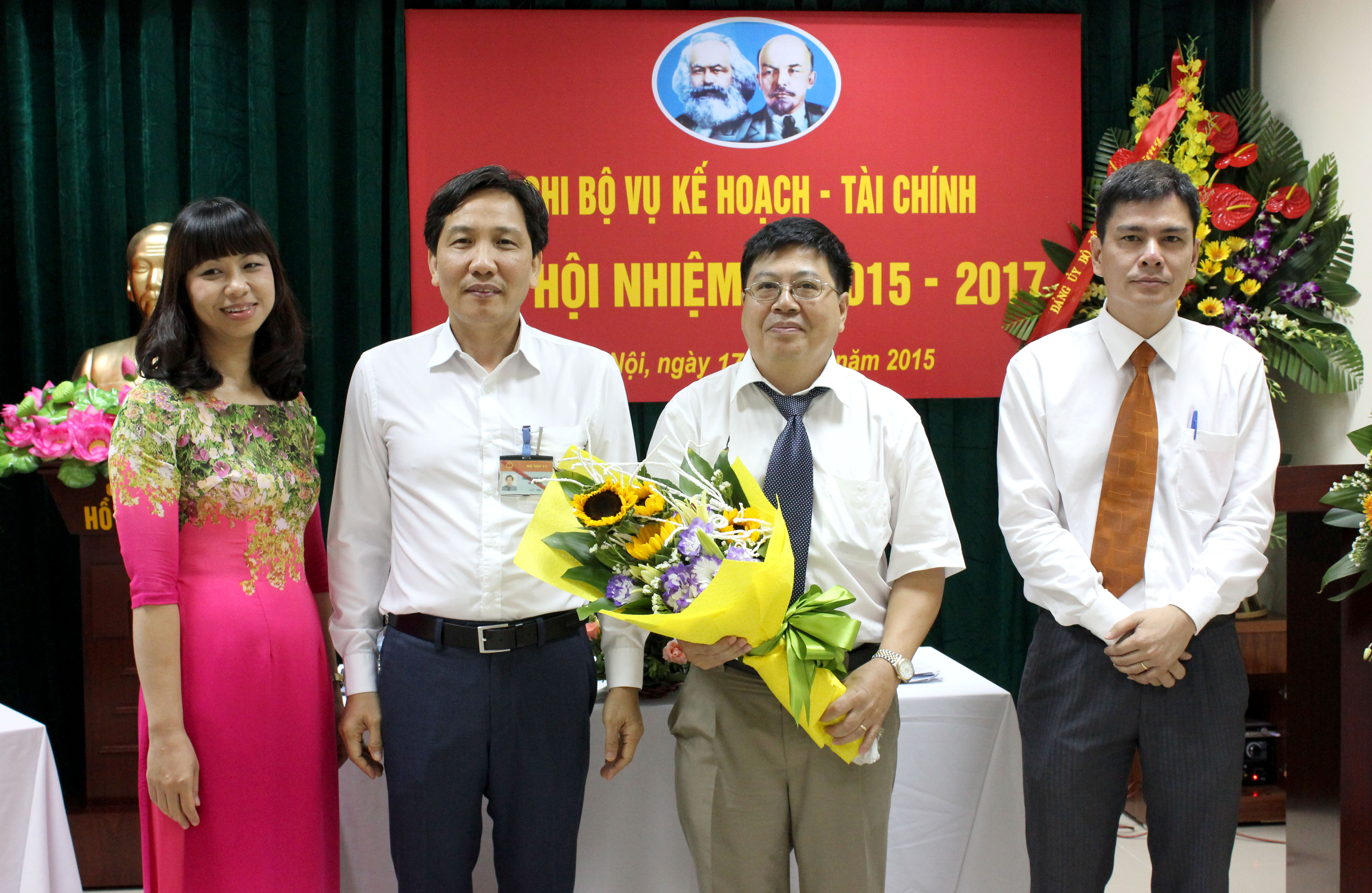 Chi bộ Vụ Kế hoạch - Tài chính tổ chức Đại hội nhiệm kỳ 2015 - 2017
