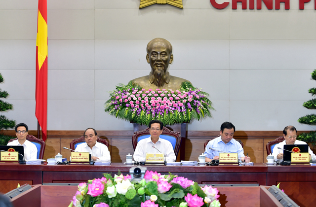 Thủ tướng đôn đốc tiến độ xây dựng VBQPPL