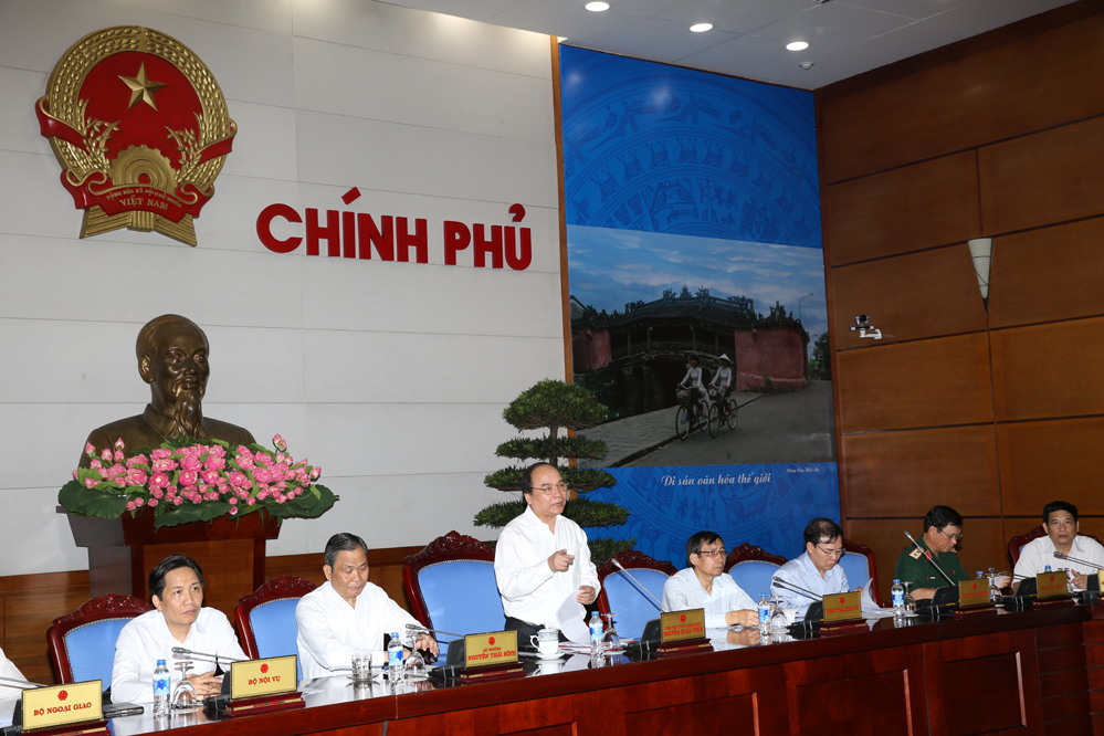 Phó Thủ tướng Nguyễn Xuân Phúc đốc thúc tiến độ CCHC
