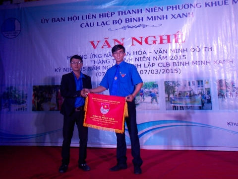 Thắp sáng những bình minh xanh
