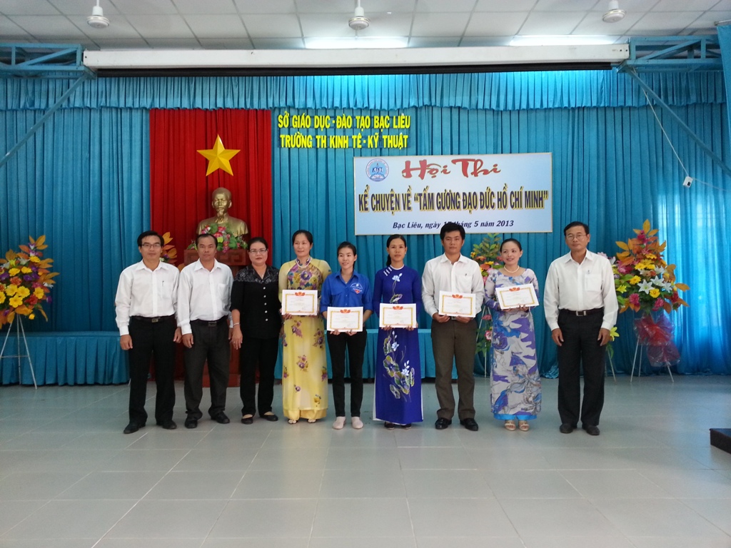 Trường Cao đẳng Kinh tế - Kỹ thuật tỉnh Bạc Liêu với việc học tập và làm theo tấm gương đạo đức Hồ Chí Minh
