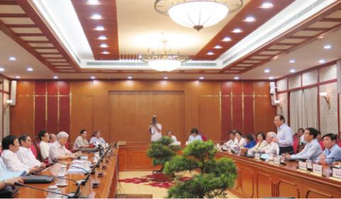 Bộ Chính trị nghe các địa phương trình phương án nhân sự