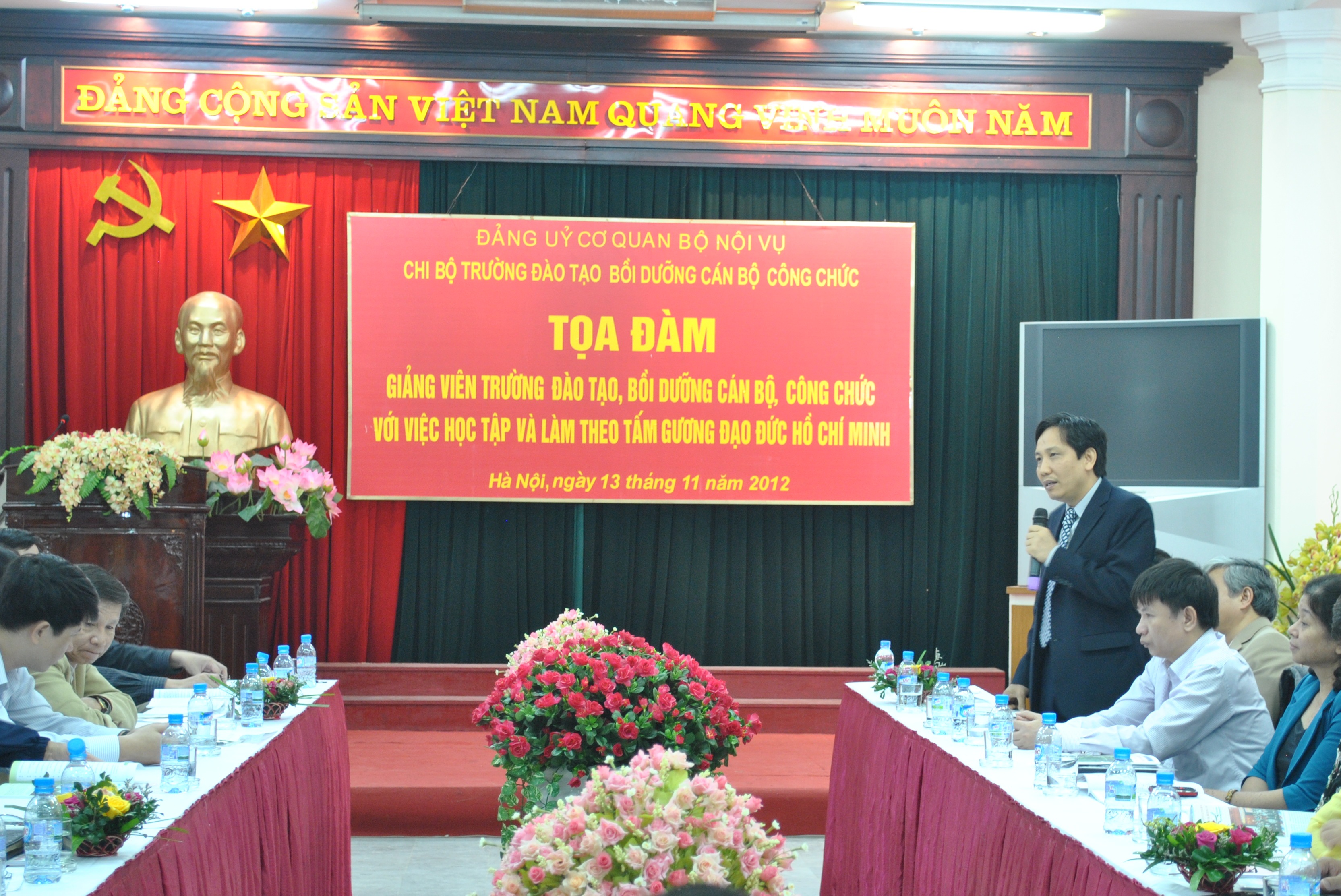 Trường Đào tạo, bồi dưỡng cán bộ, công chức học tập và làm theo tấm gương đạo đức Hồ Chí Minh