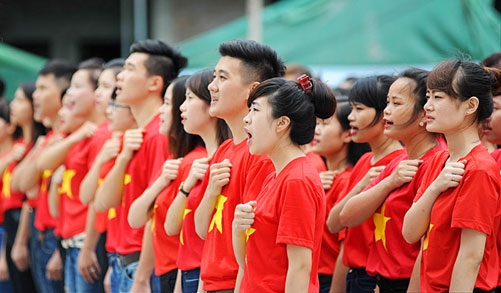 Cần thống nhất nghi lễ chào cờ