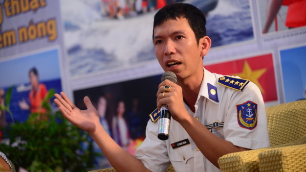 Người thuyền trưởng làm theo gương Bác