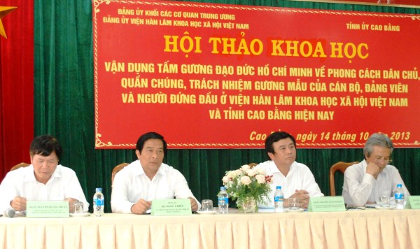 Viện Hàn lâm Khoa học Xã hội Việt Nam học tập và làm theo tấm gương đạo đức Hồ Chí Minh