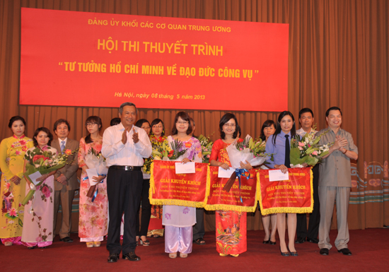 Cán bộ công chức làm công tác văn phòng học tập tư tưởng  Hồ Chí Minh về đạo đức công vụ