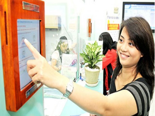 TP.HCM cho dân trực tiếp “chấm” cán bộ trên máy tính bảng