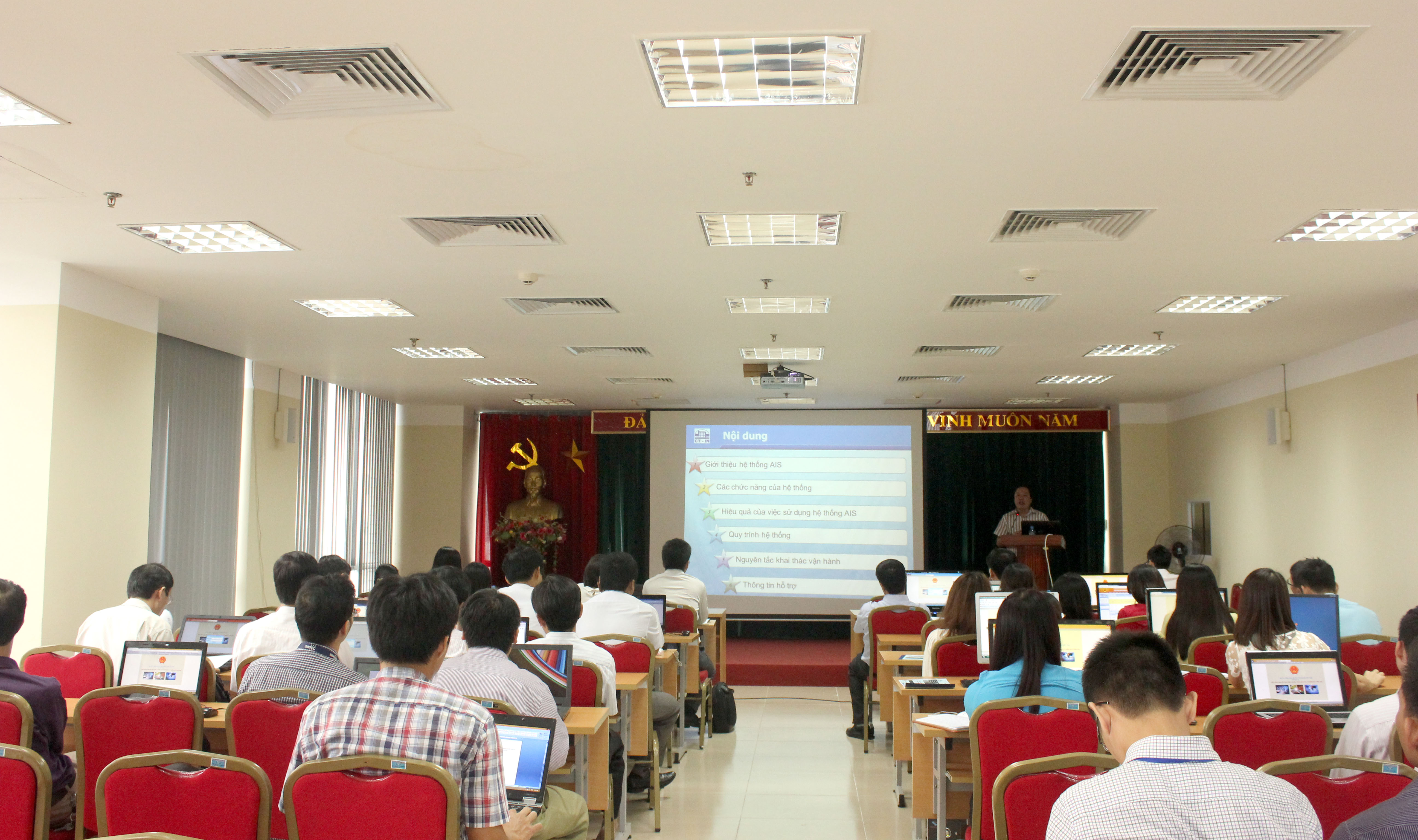 Khai mạc Lớp tập huấn phần mềm theo dõi thực hiện chương trình công tác và kiểm soát công việc của từng công chức, viên chức Bộ Nội vụ