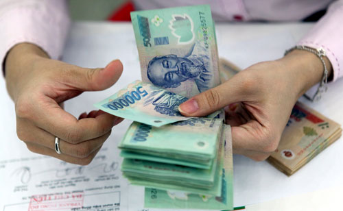 Vì sao vẫn chưa tăng lương công chức?