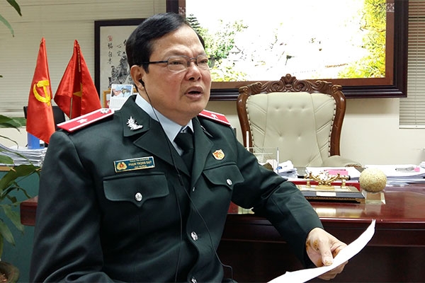 Nửa đêm, đường dây nóng chống tham nhũng vẫn rung liên hồi