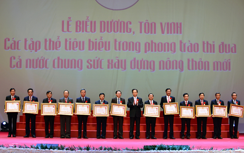 Thi đua tạo nên diện mạo mới của nông thôn Việt Nam