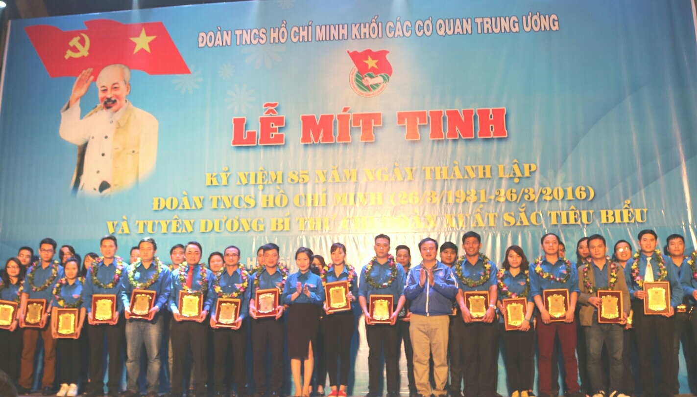 Đoàn Thanh niên Cộng sản Hồ Chí Minh Bộ Nội vụ tham gia hoạt động kỷ niệm 85 năm ngày thành lập Đoàn Thanh niên Cộng sản Hồ Chí Minh (26/3/1931-26/3/2016)