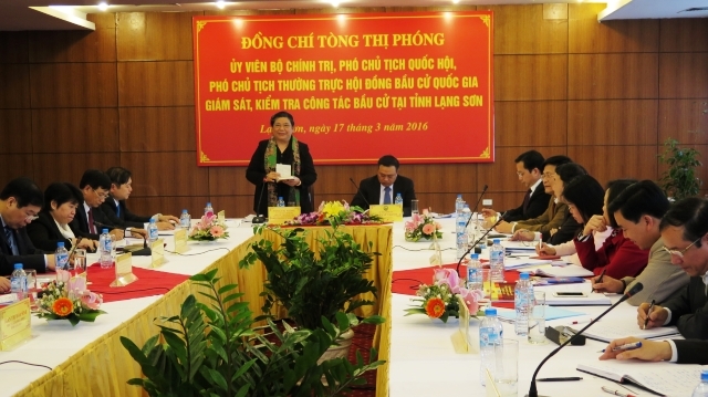 Phó Chủ tịch Quốc hội Tòng Thị Phóng kiểm tra công tác bầu cử tại Lạng Sơn