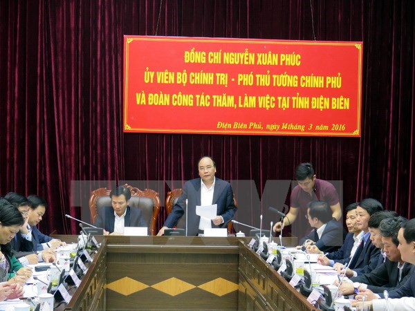 Phó Thủ tướng Nguyễn Xuân Phúc kiểm tra công tác bầu cử tại Điện Biên
