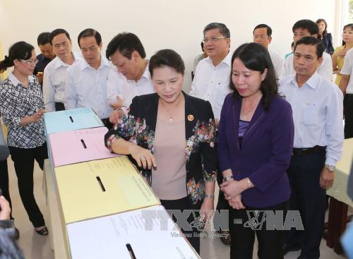 Chủ tịch Quốc hội Nguyễn Thị Kim Ngân giám sát, kiểm tra công tác chuẩn bị bầu cử tại tỉnh An Giang 