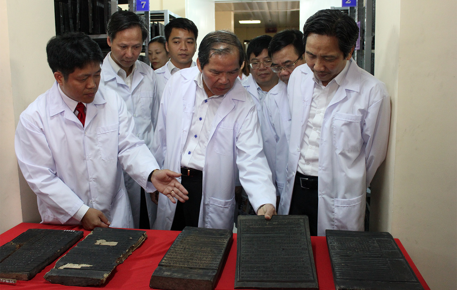 Thứ trưởng Bộ Nội vụ Trần Anh Tuấn thăm và làm việc tại Trung tâm Lưu trữ quốc gia IV