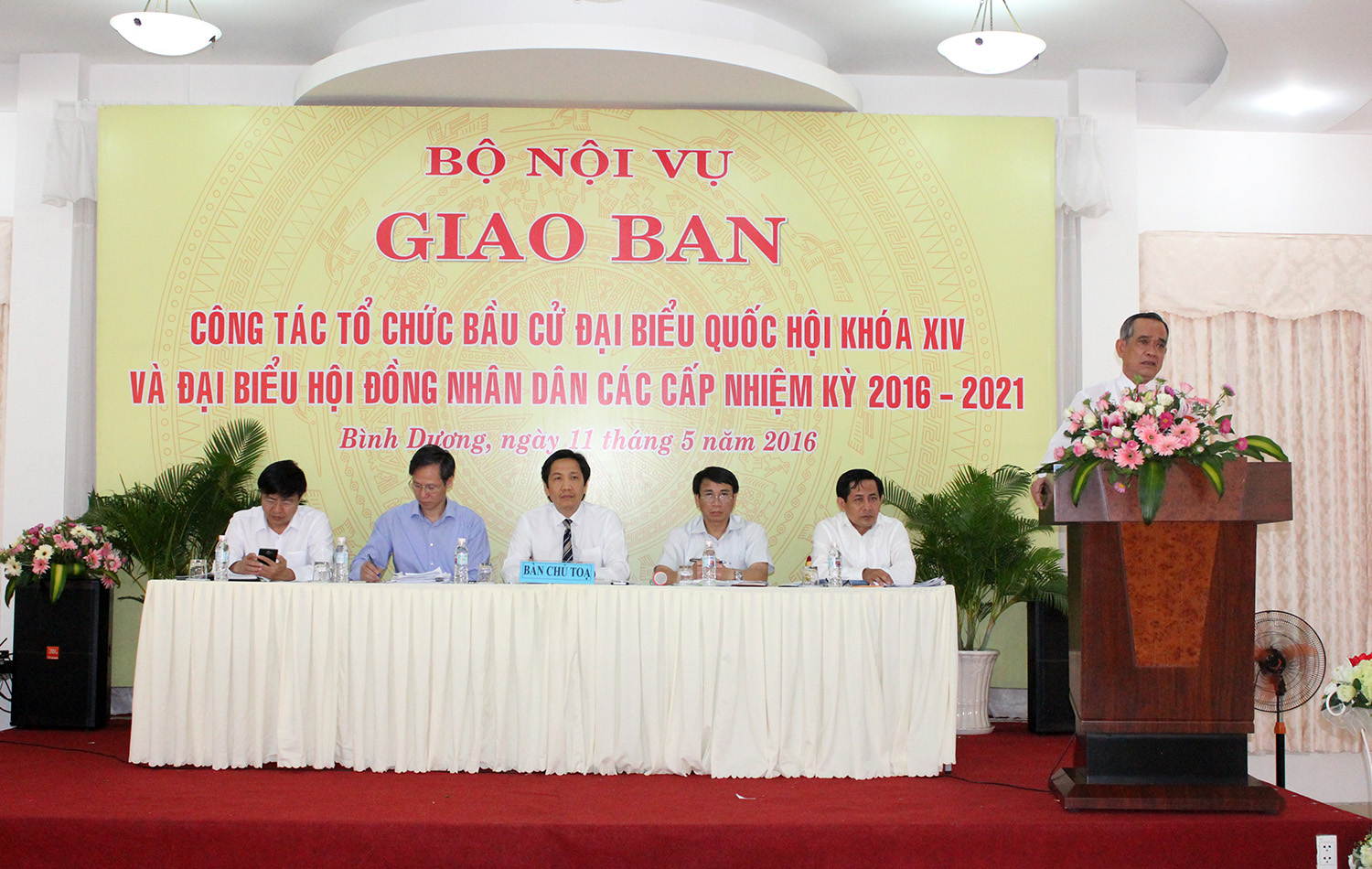 Bộ Nội vụ tổ chức Hội nghị giao ban công tác tổ chức bầu cử đại biểu Quốc hội khóa XIV và đại biểu Hội đồng nhân dân các cấp nhiệm kỳ 2016 – 2021 tại tỉnh Bình Dương