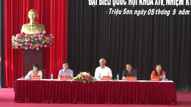 Phó Chủ tịch Quốc hội Uông Chu Lưu và các ứng cử viên ĐBQH tiếp xúc cử tri tại Thanh Hóa