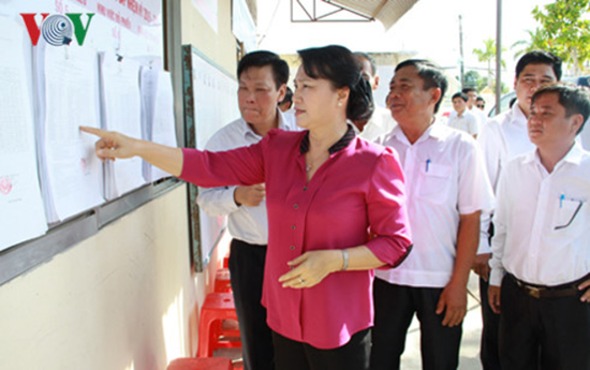 Chủ tịch Quốc hội kiểm tra chuẩn bị bầu cử ở Hậu Giang, Kiên Giang