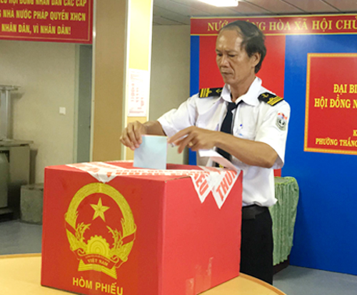 2.000 cử tri ngành dầu khí ở Vũng Tàu bầu cử sớm