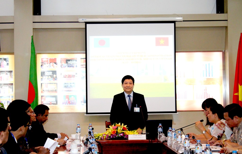 Khai giảng Khóa bồi dưỡng về hành chính công dành cho Đoàn công chức cao cấp Băng-la-đét tại Việt Nam