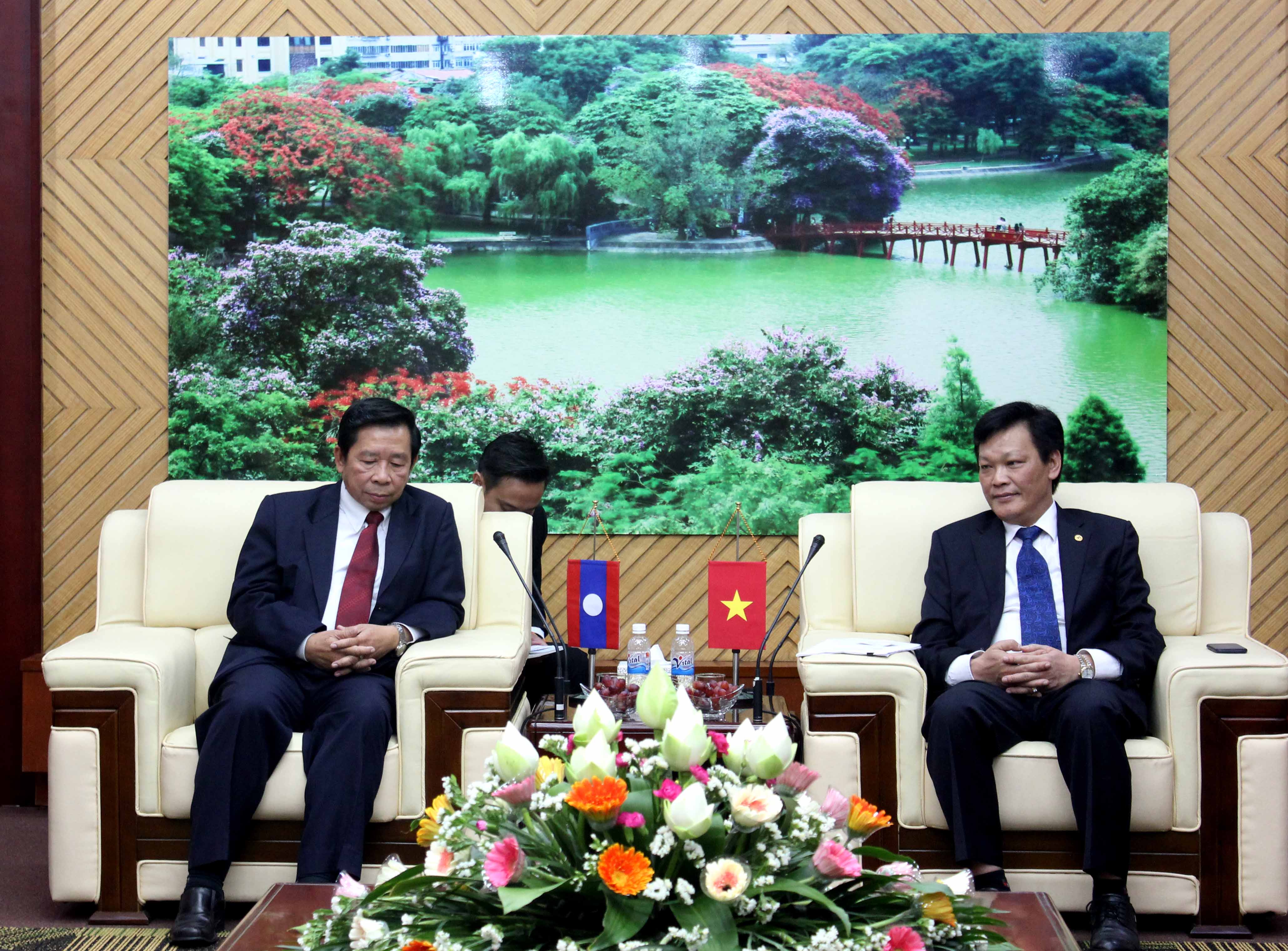 Thứ trưởng Bộ Nội vụ Nguyễn Duy Thăng tiếp xã giao Đoàn công tác Bộ Nội vụ Lào