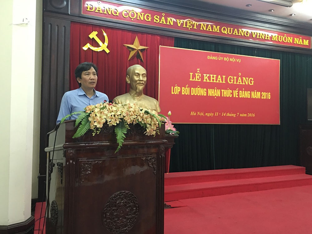 Khai giảng lớp bồi dưỡng nhận thức về Đảng năm 2016
