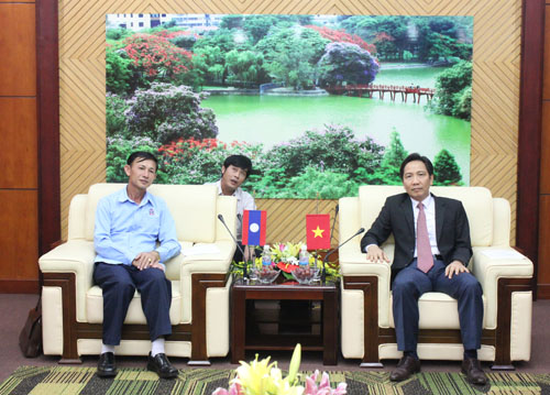 Đoàn đại biểu Trung ương Liên hiệp Công đoàn Lào đến thăm và làm việc tại Công đoàn Bộ Nội vụ