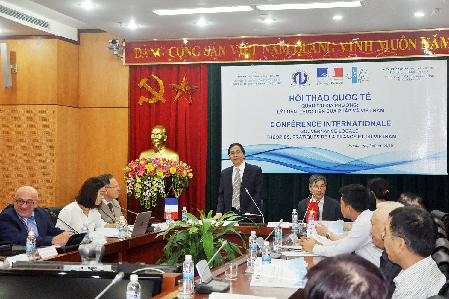 Hội thảo quốc tế về Quản trị địa phương: Lý luận và thực tiễn của Pháp và Việt Nam