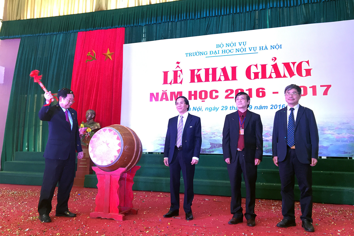 Trường Đại học Nội vụ Hà Nội khai giảng năm học 2016-2017