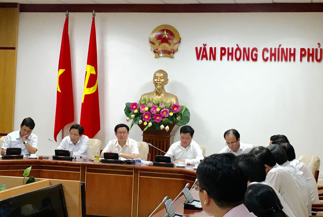 Khẩn trương hoàn tất phương án nâng lương tối thiểu vùng