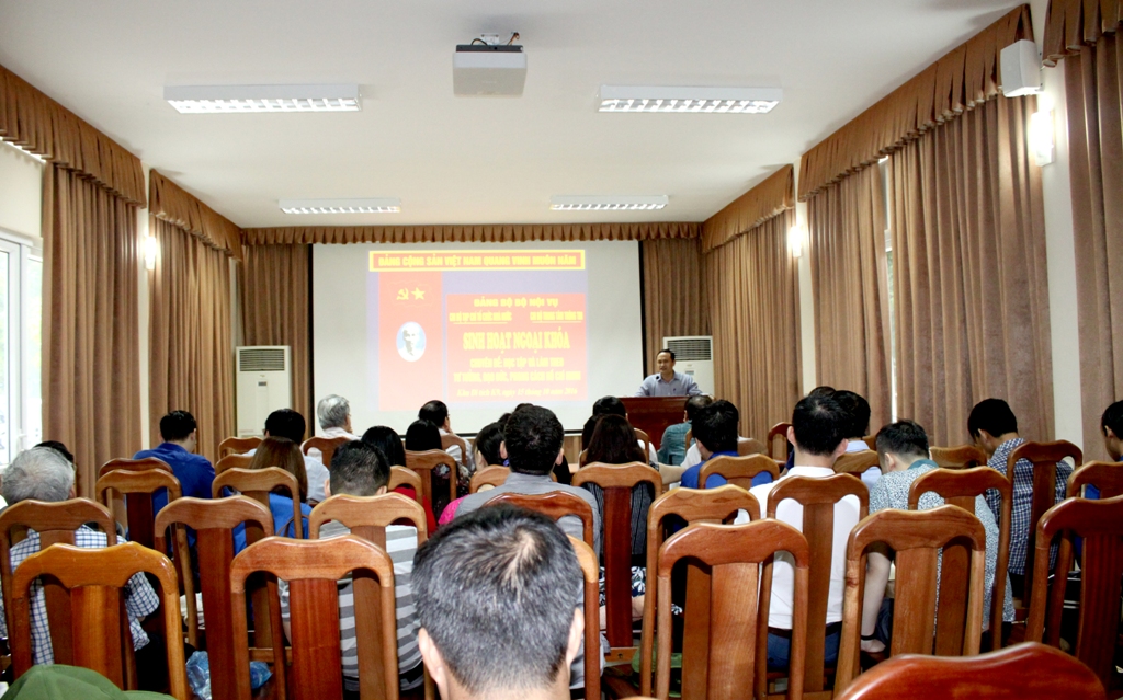 Chi bộ Trung tâm Thông tin và Chi bộ Tạp chí Tổ chức nhà nước tổ chức sinh hoạt ngoại khóa chuyên đề “Học tập và làm theo tư tưởng, đạo đức, phong cách Hồ Chí Minh”