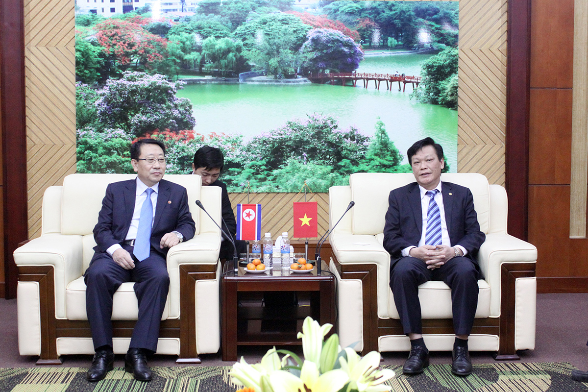 Thứ trưởng Bộ Nội vụ Nguyễn Duy Thăng tiếp xã giao Đại sứ nước CHDCND Triều Tiên tại Việt Nam