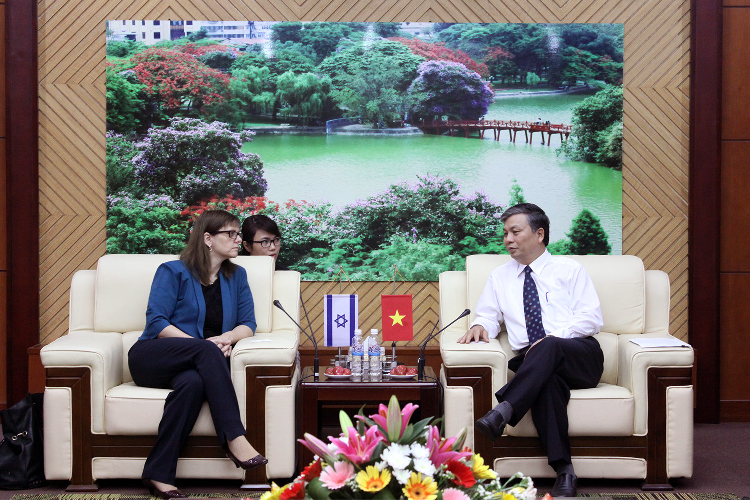 Thứ trưởng Nguyễn Trọng Thừa tiếp xã giao Đại sứ Israel tại Việt Nam