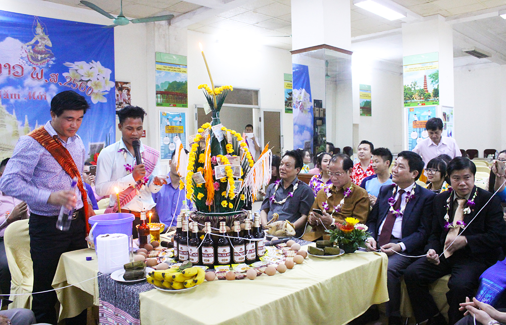 Học viện Hành chính Quốc gia tổ chức chúc mừng Tết cổ truyền  Bun Pi May nước Cộng hòa Dân chủ Nhân dân Lào 