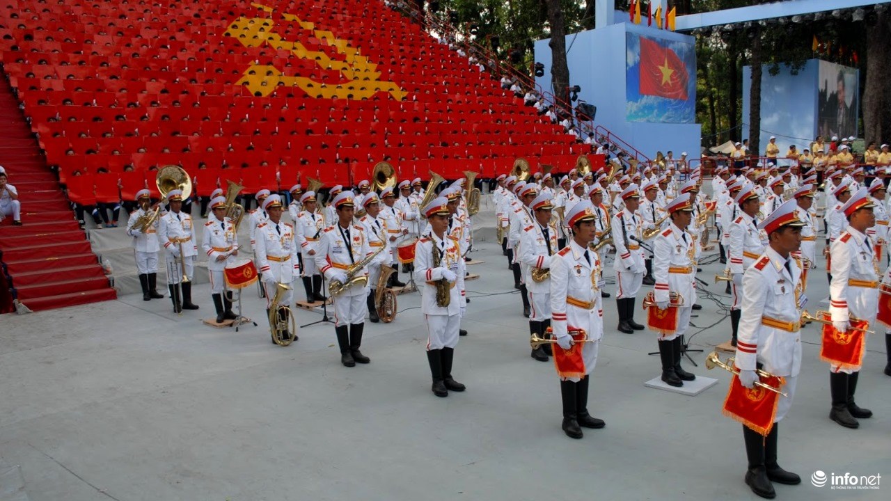 TP.HCM: Công chức sẽ ký cam kết không “tự diễn biến”, “tự chuyển hóa”