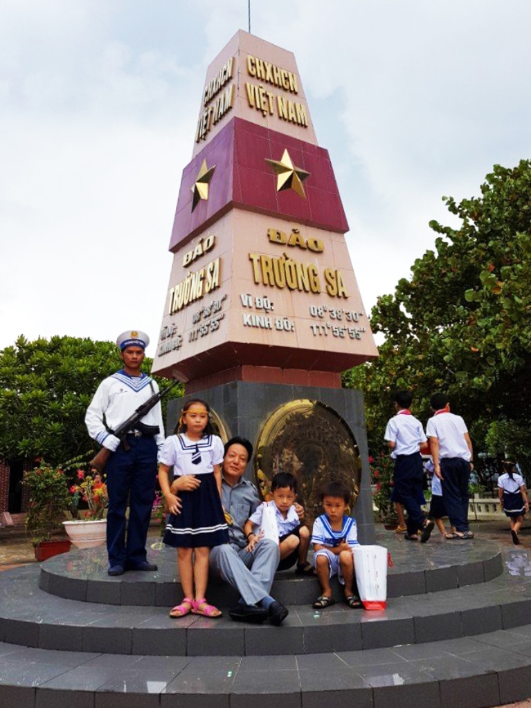 Chùm thơ viết về Trường Sa của đồng chí Nguyễn Viết Giá, Phó Chánh Văn phòng Bộ Nội vụ 