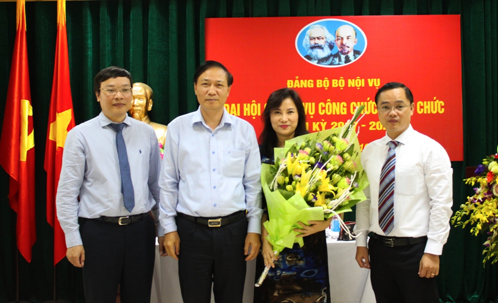 Đại hội Chi bộ Vụ Công chức - Viên chức nhiệm kỳ 2017 - 2020 