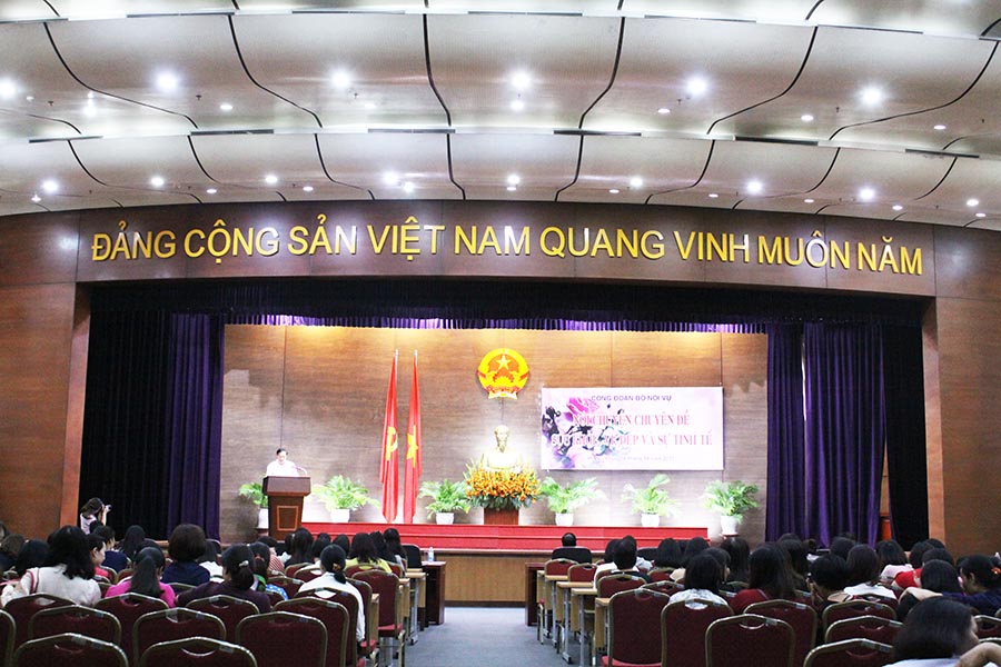 Công đoàn Bộ Nội vụ: Nói chuyện chuyên đề "Sức khỏe, vẻ đẹp và sự tinh tế" nhân kỷ niệm 87 năm ngày thành lập Hội Liên hiệp Phụ nữ Việt Nam (20/10/1930-20/10/2017)