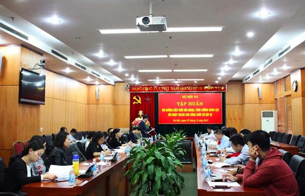 Tập huấn bồi dưỡng kiến thức đối ngoại, tăng cường năng lực hội nhập ASEAN cho công chức Bộ Nội vụ