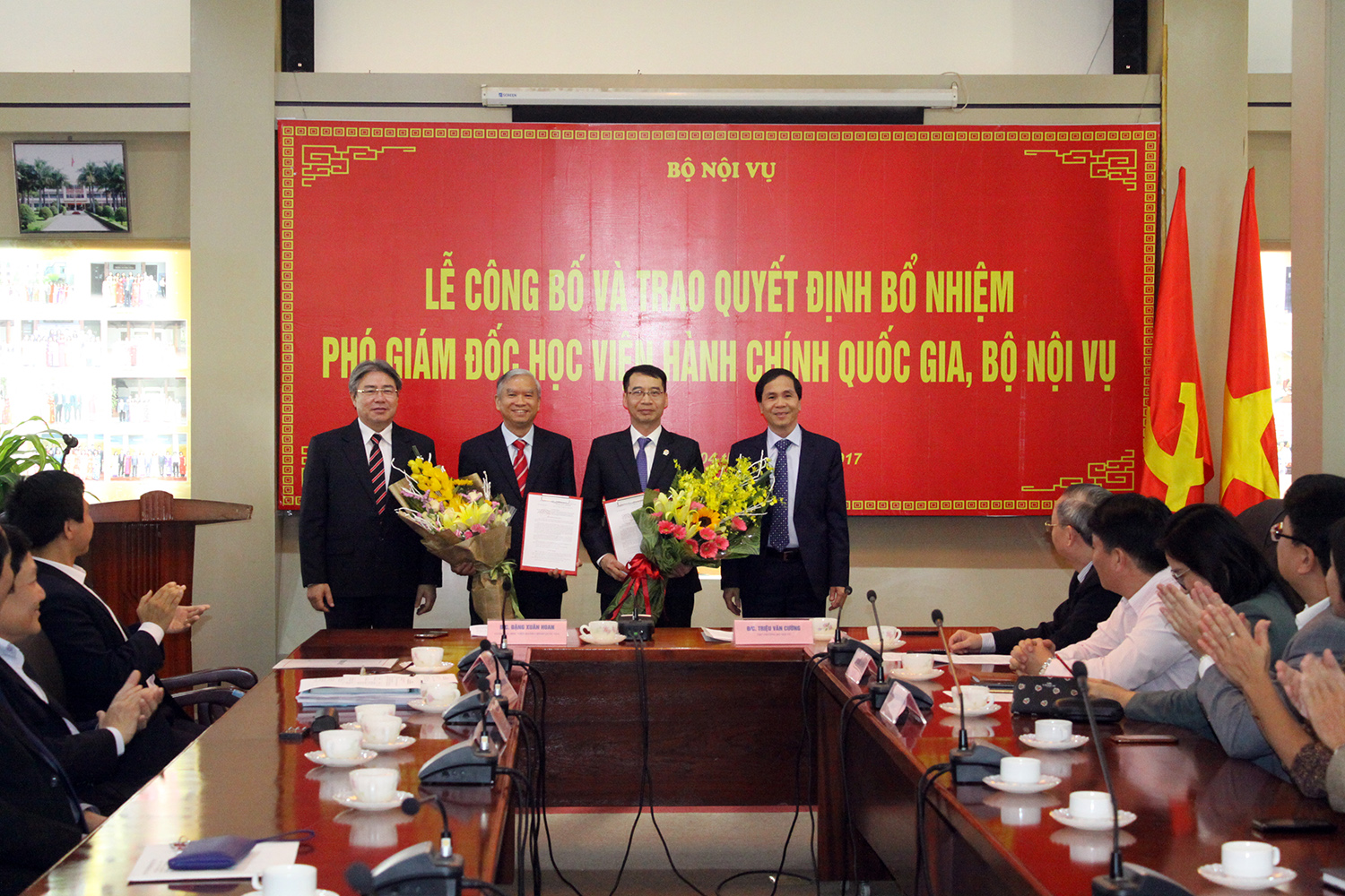 Công bố quyết định bổ nhiệm Phó Giám đốc Học viện Hành chính Quốc gia