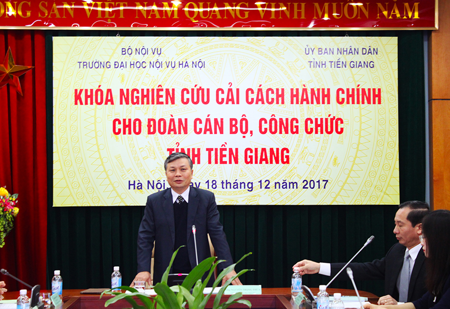 Khai giảng Khóa nghiên cứu cải cách hành chính cho Đoàn cán bộ, công chức tỉnh Tiền Giang