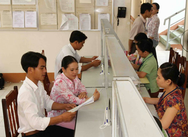 Cách nào tinh giản hàng nghìn công chức cấp xã?