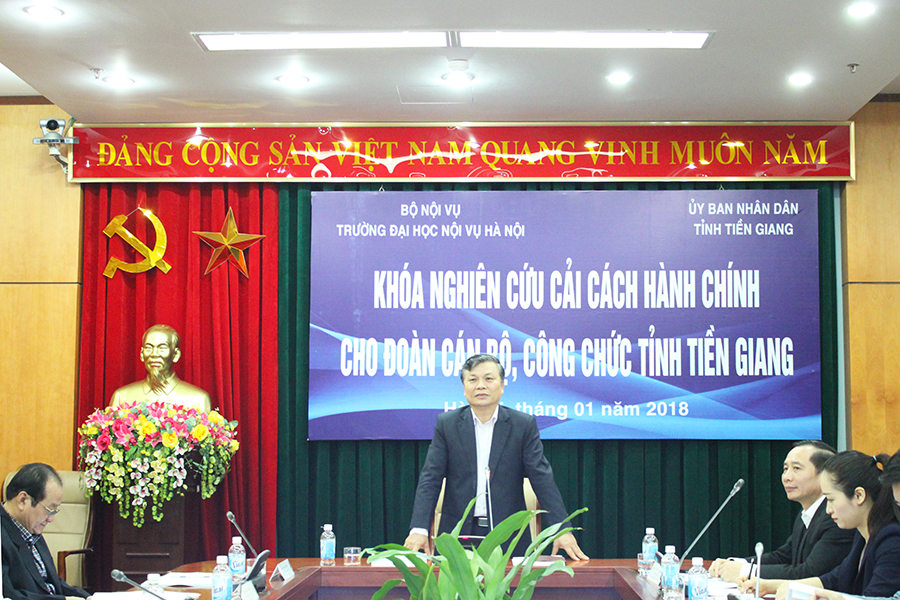 Bộ Nội vụ tổ chức Khóa nghiên cứu cải cách hành chính cho đoàn cán bộ, công chức tỉnh Tiền Giang