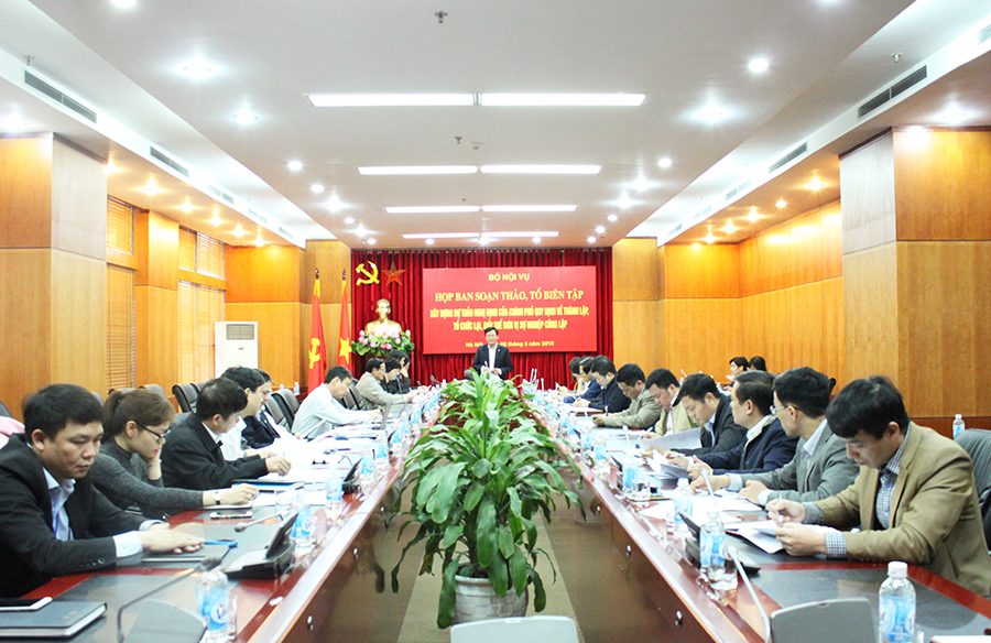 Họp Ban soạn thảo, tổ biên tập xây dựng dự thảo Nghị định sửa đổi, bổ sung một số điều của Nghị định số 55/2012/NĐ-CP của Chính phủ quy định về thành lập, tổ chức lại, giải thể đơn vị sự nghiệp công lập 