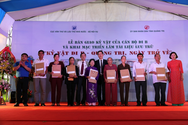 Hoạt động kỷ niệm 71 năm Ngày Thương binh - Liệt sĩ của Đoàn Thanh niên Bộ Nội vụ