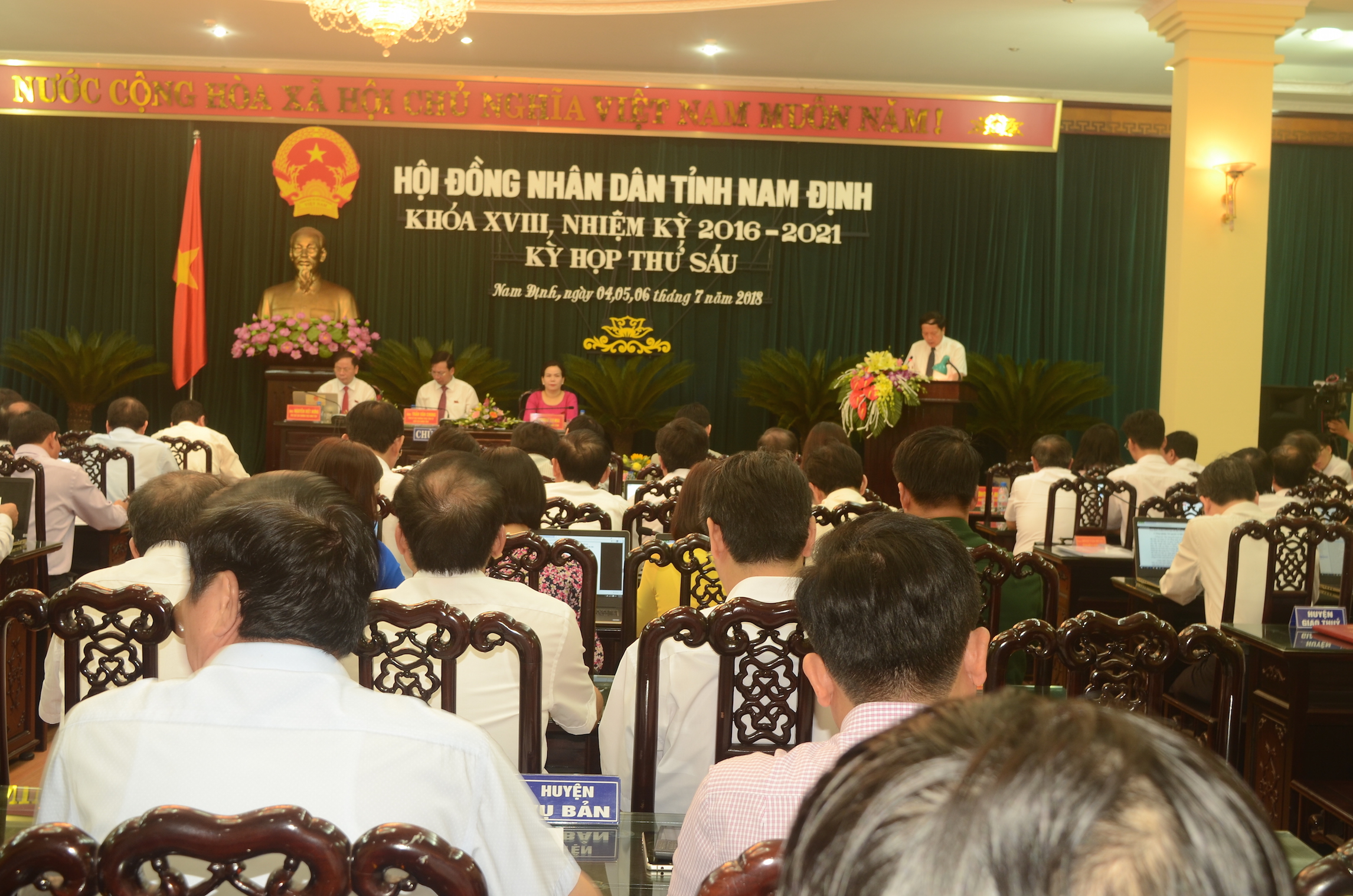 Kỳ họp HĐND “không giấy tờ” đầu tiên của Nam Định