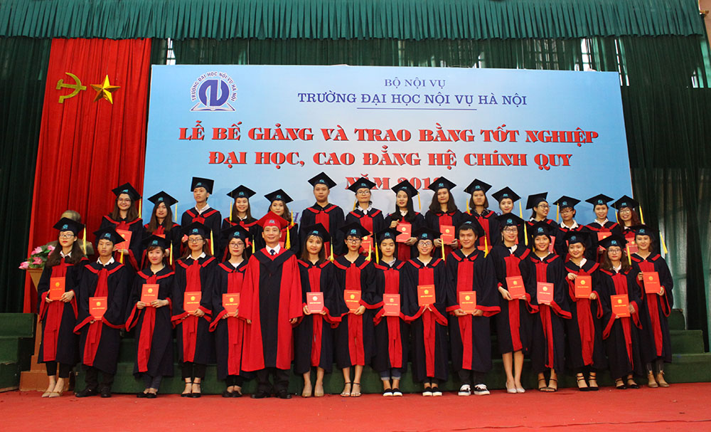 Đại học Nội vụ Hà Nội: Bế giảng và trao bằng tốt nghiệp Đại học, Cao đẳng Hệ chính quy năm 2018
