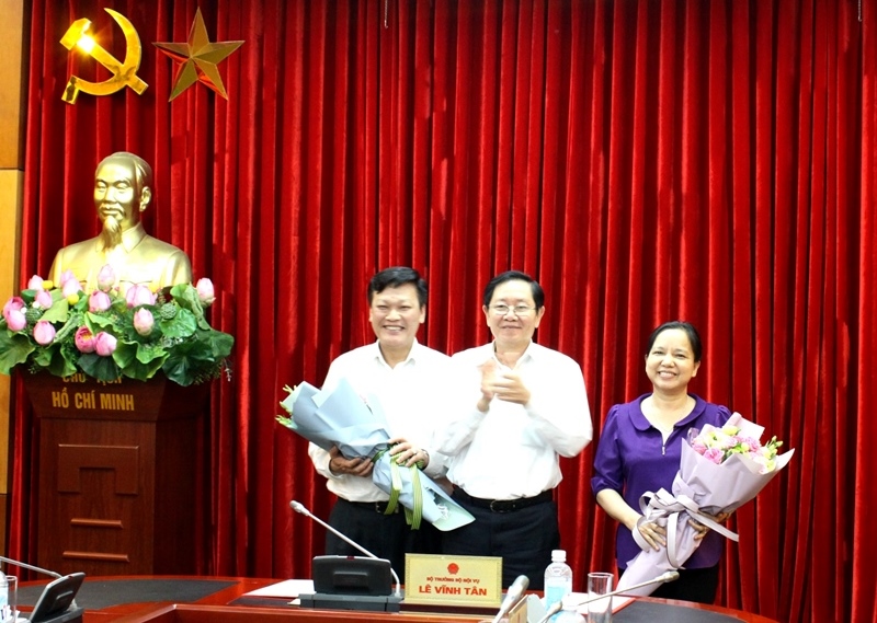 Lễ công bố và trao quyết định bổ nhiệm lại Thứ trưởng Nguyễn Duy Thăng và kéo dài thời gian giữ chức vụ đối với Thứ trưởng Trần Thị Hà